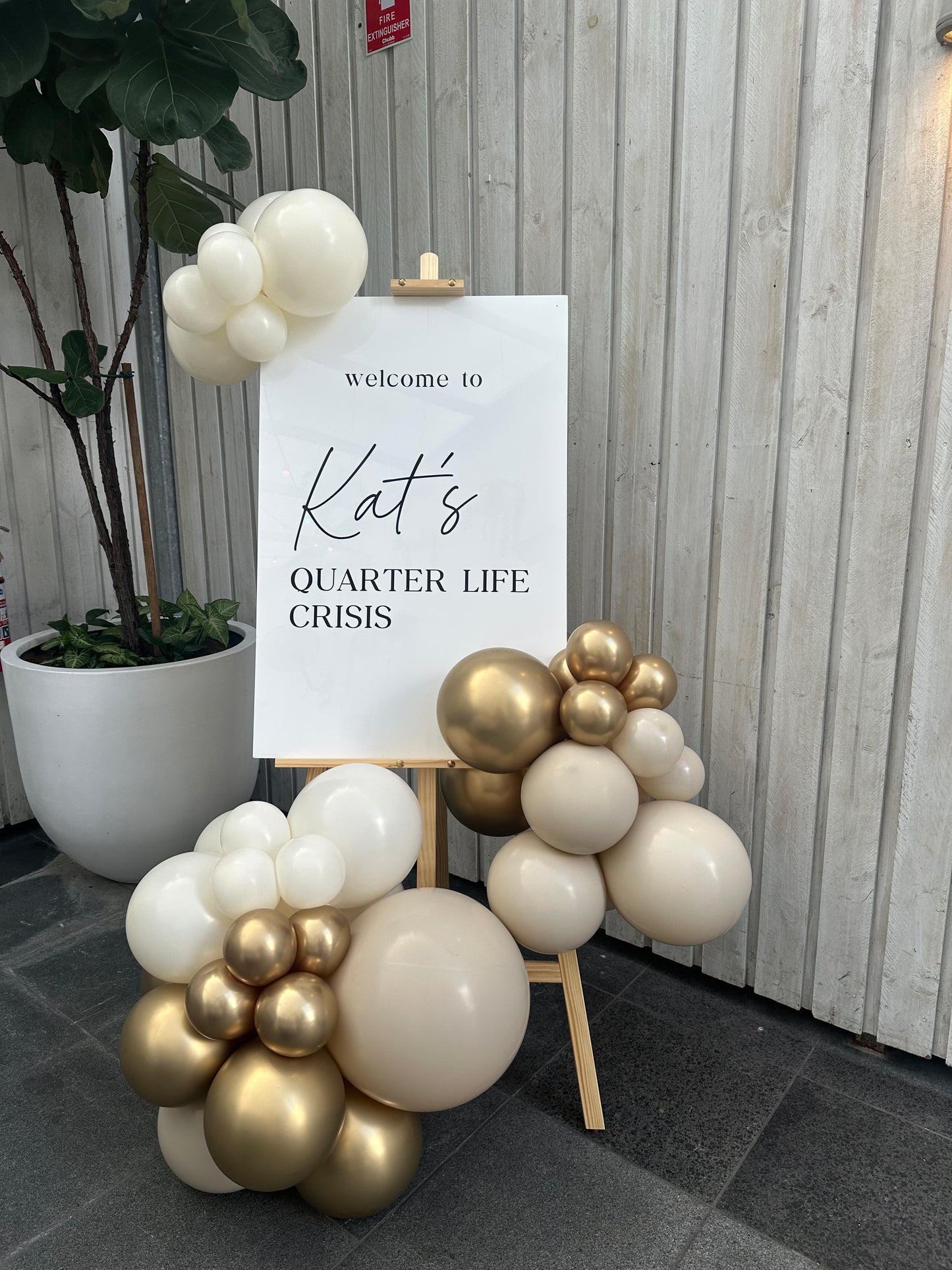 Sign, Easel & Garland Package