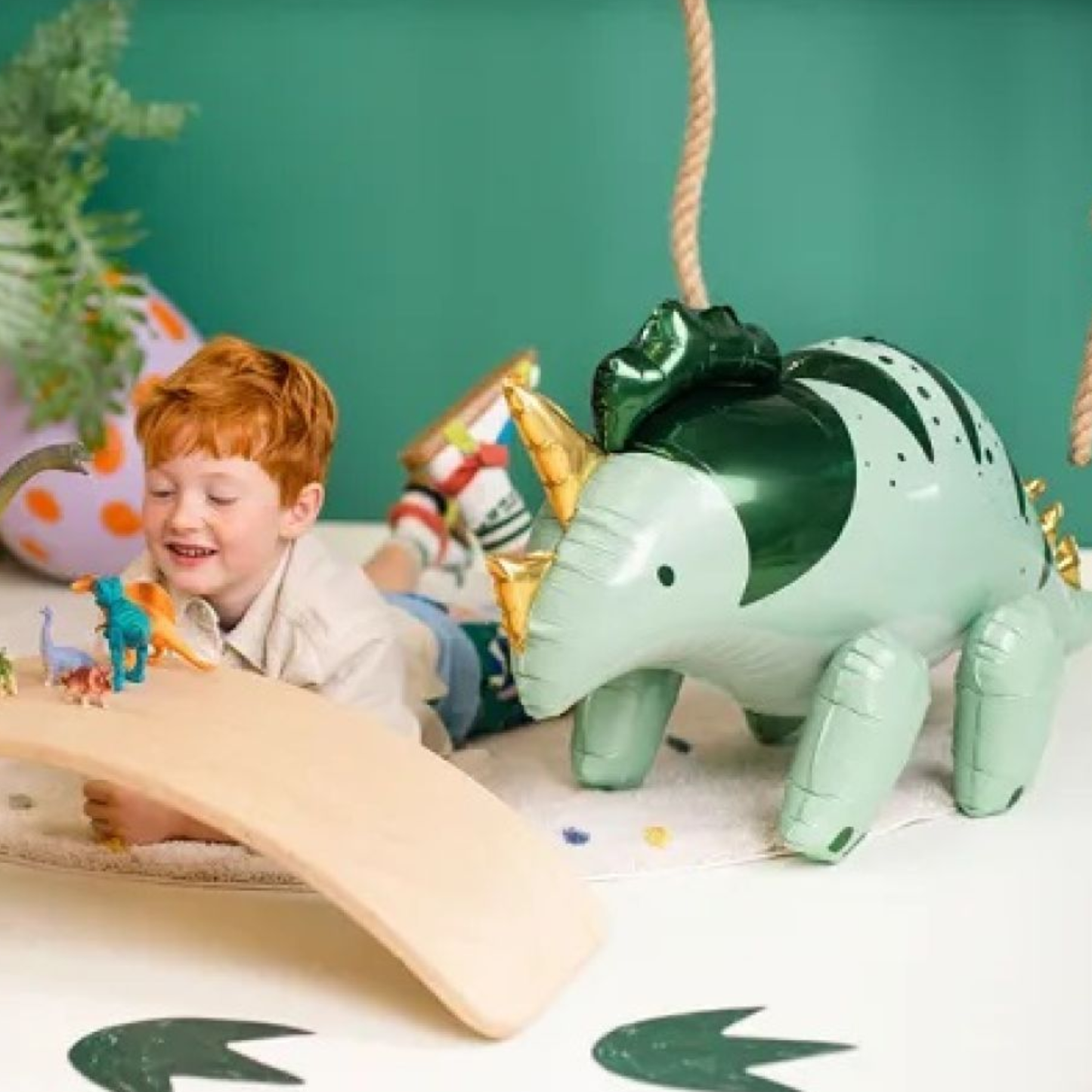 Triceratops Standing 101cm x 60.5cm Foil Balloon